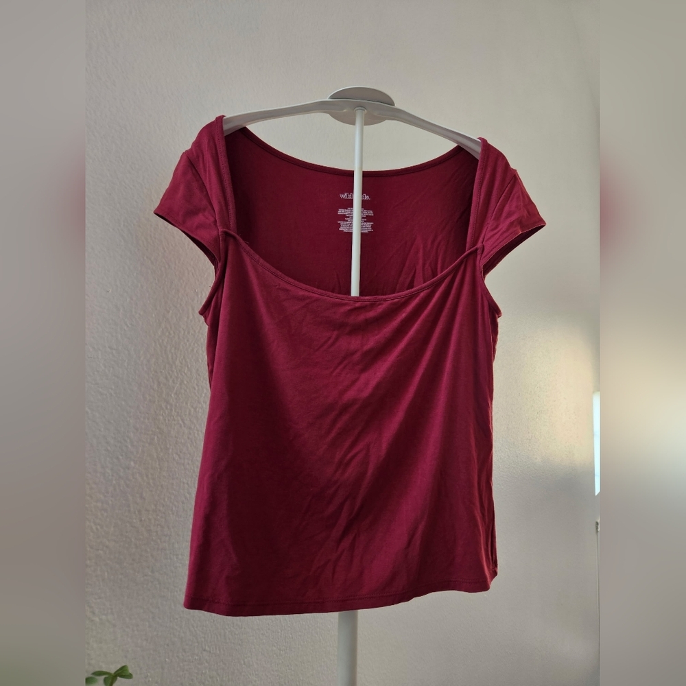 Short Sleeve Scoop Neck Top - Burgundy
